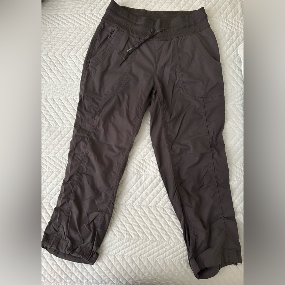 XS Gray North Face Capri Aphrodite For Women